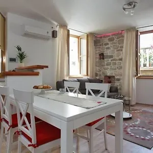 Apartment Old Town Mila, Split