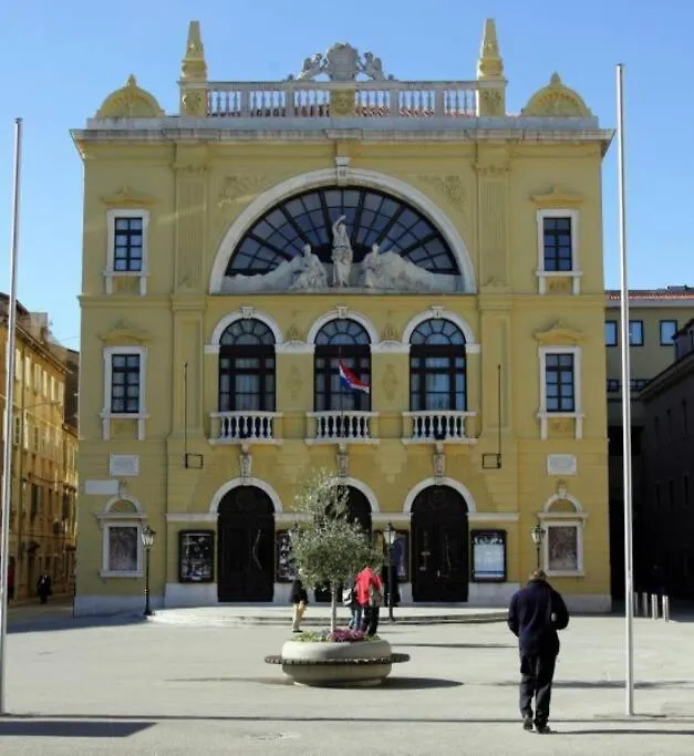 Apartment Barbara'S Inheritance Split