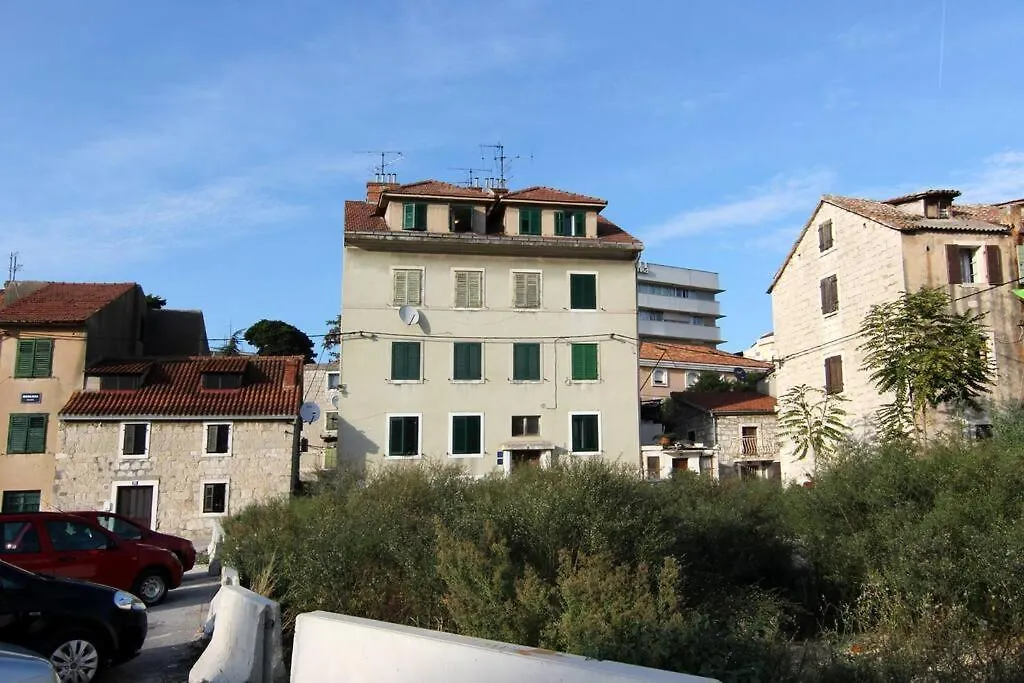 Apartment Barbara'S Inheritance Split